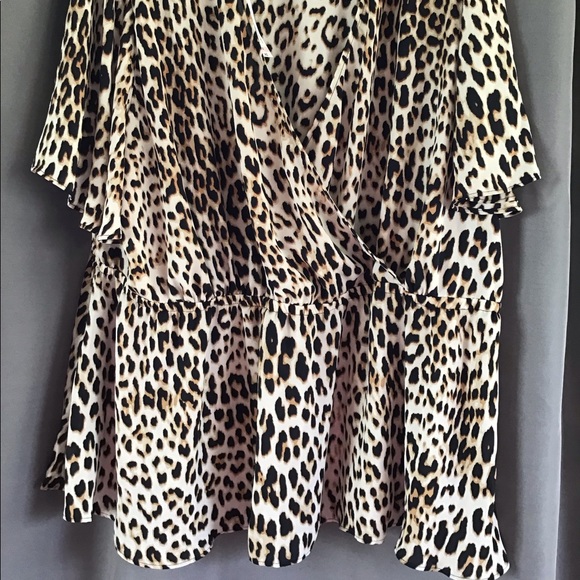 Animal print top NWT - Picture 2 of 7